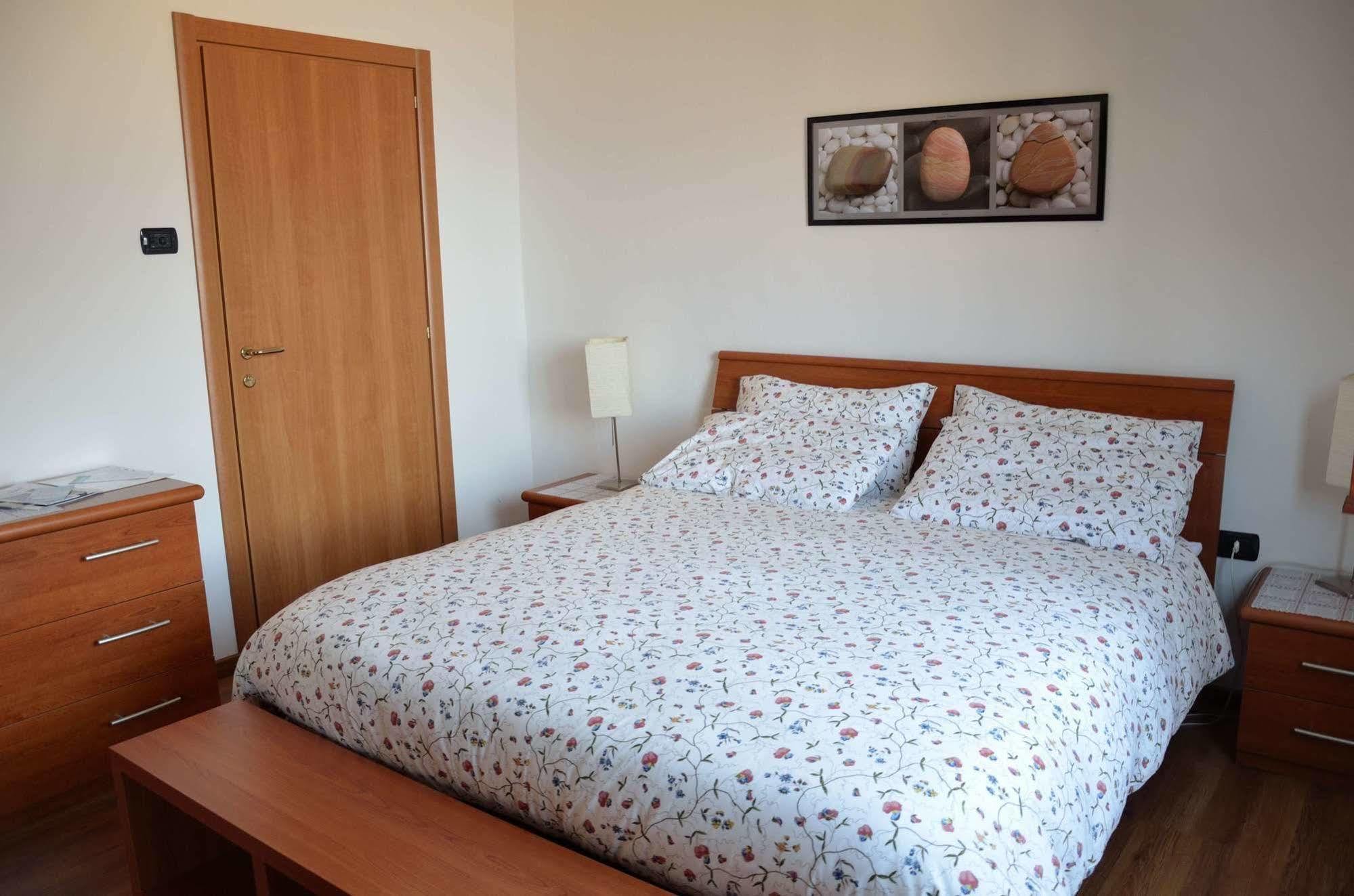 B&B Sosta Sul Lago Lezzeno Exterior photo